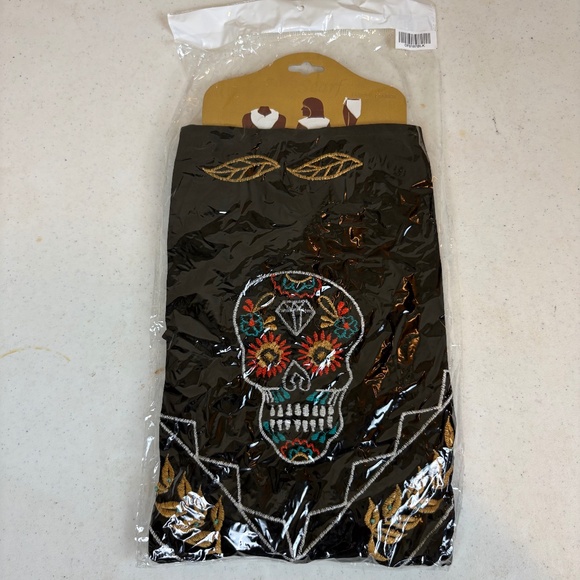 New Dia De Los Muertos Black Faux Suede Embroidered Triangle Scarf with Fringe - Picture 6 of 9